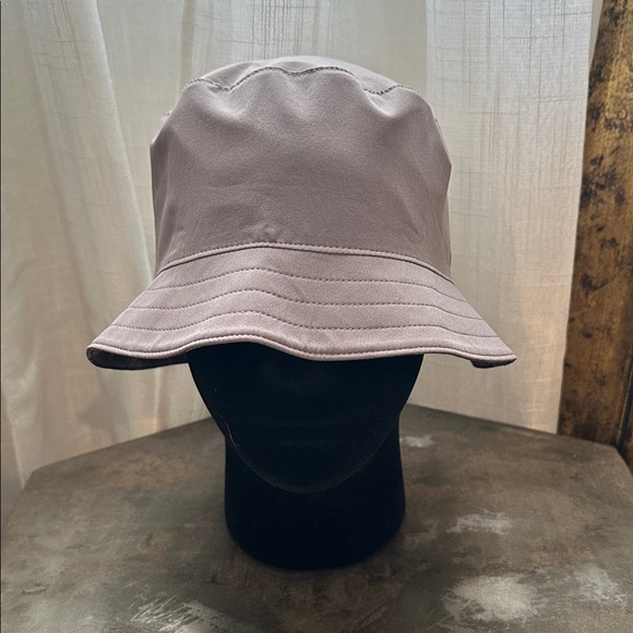 Lululemon Athletica both ways, reversible, bucket, hat, Light Purple Bucket Hat - Picture 2 of 9